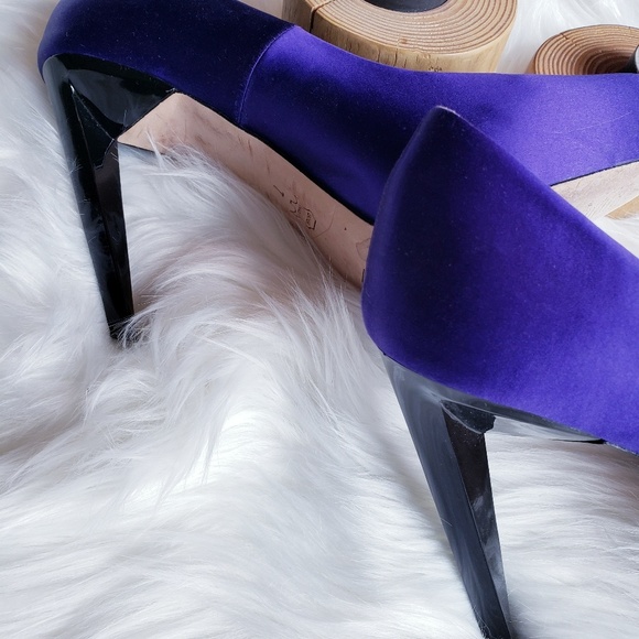 BCBG Skyla Satin Deep Purple Pumps - Picture 8 of 8